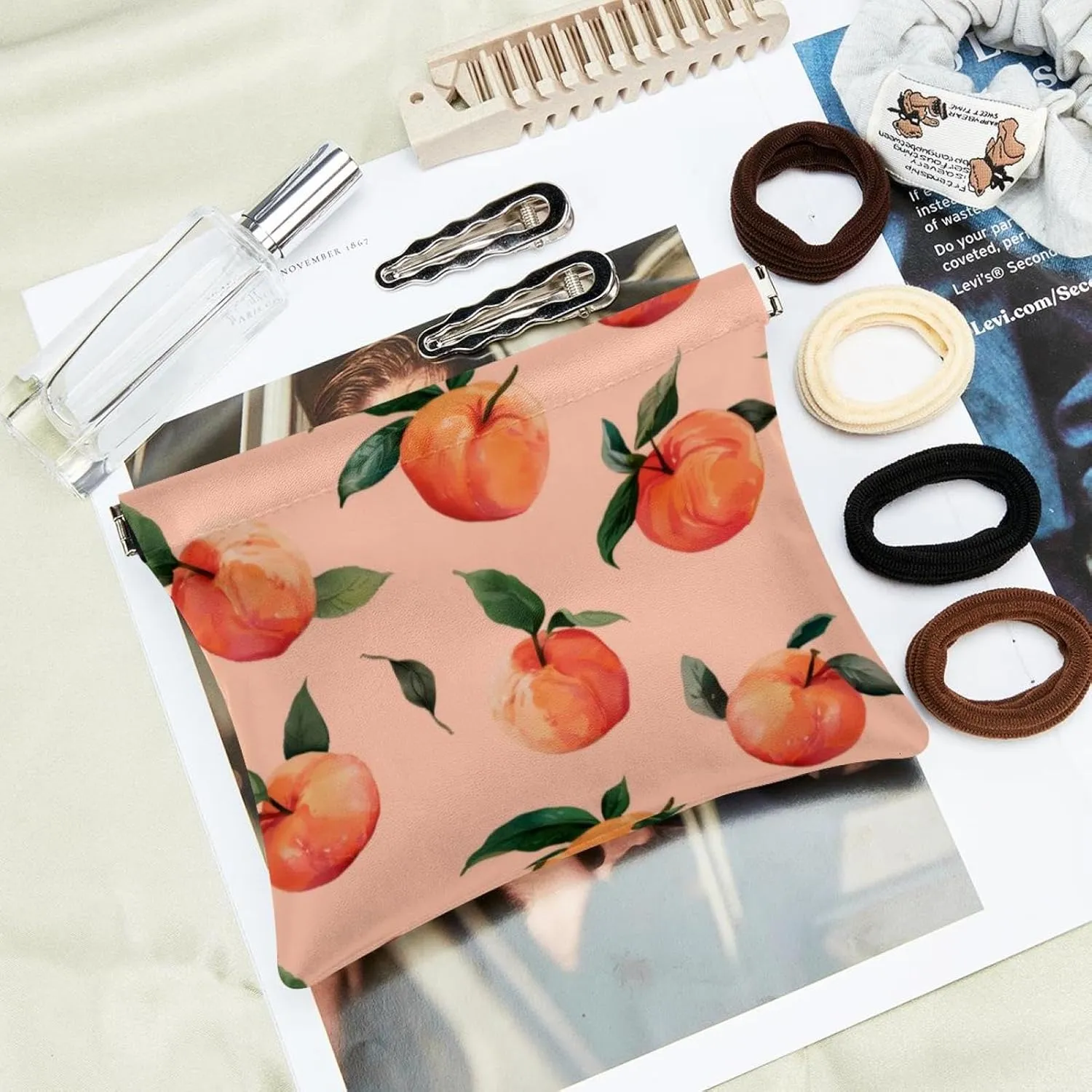 Peach Pattern Pocket Cosmetic Bag, Waterproof Squeeze Makeup Bag No Zipper Self-Closing, Portable Mini Travel Storage for Headphones Jewelry