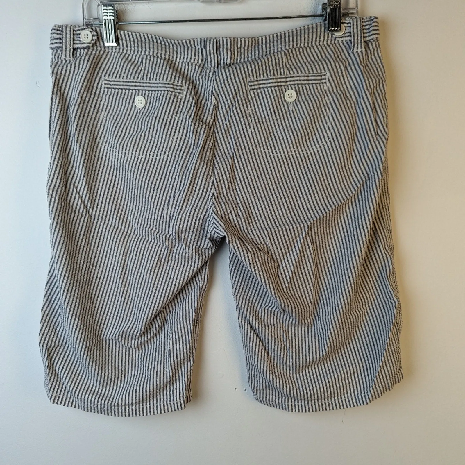 Seersucker Striped Shorts - Large